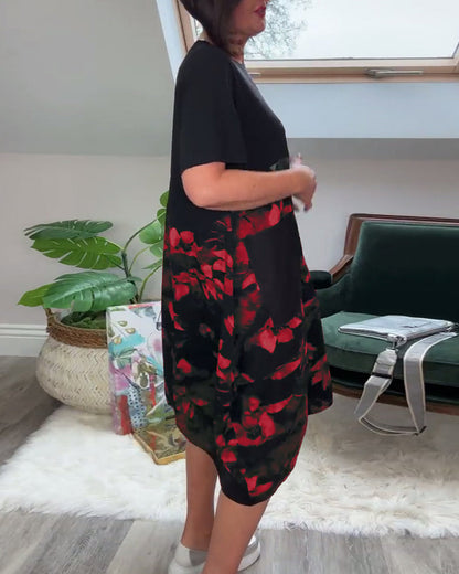 Suzanne l Patchworkjurk met Ronde Halslijn en Bloemenprint