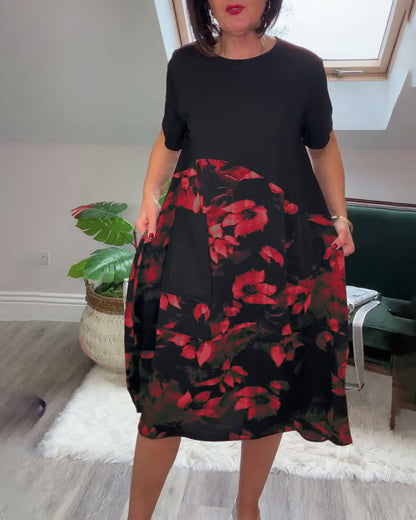 Suzanne l Patchworkjurk met Ronde Halslijn en Bloemenprint