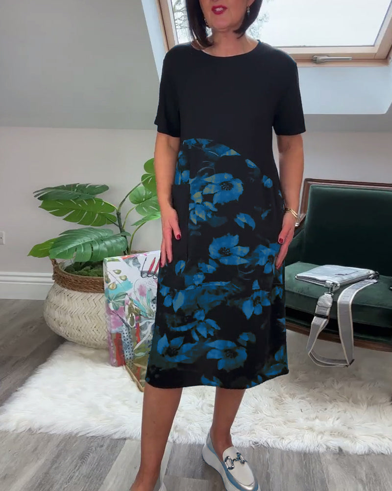 Suzanne l Patchworkjurk met Ronde Halslijn en Bloemenprint