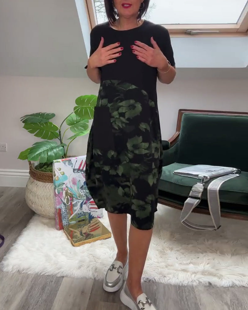 Suzanne l Patchworkjurk met Ronde Halslijn en Bloemenprint