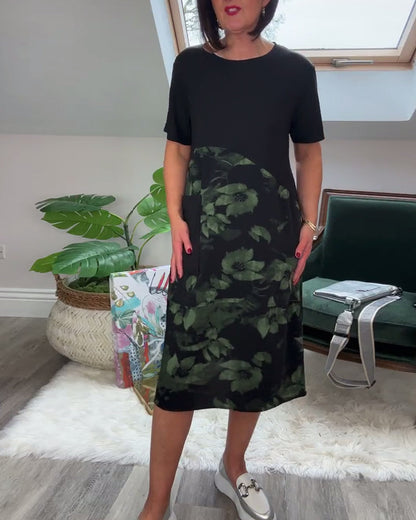 Suzanne l Patchworkjurk met Ronde Halslijn en Bloemenprint